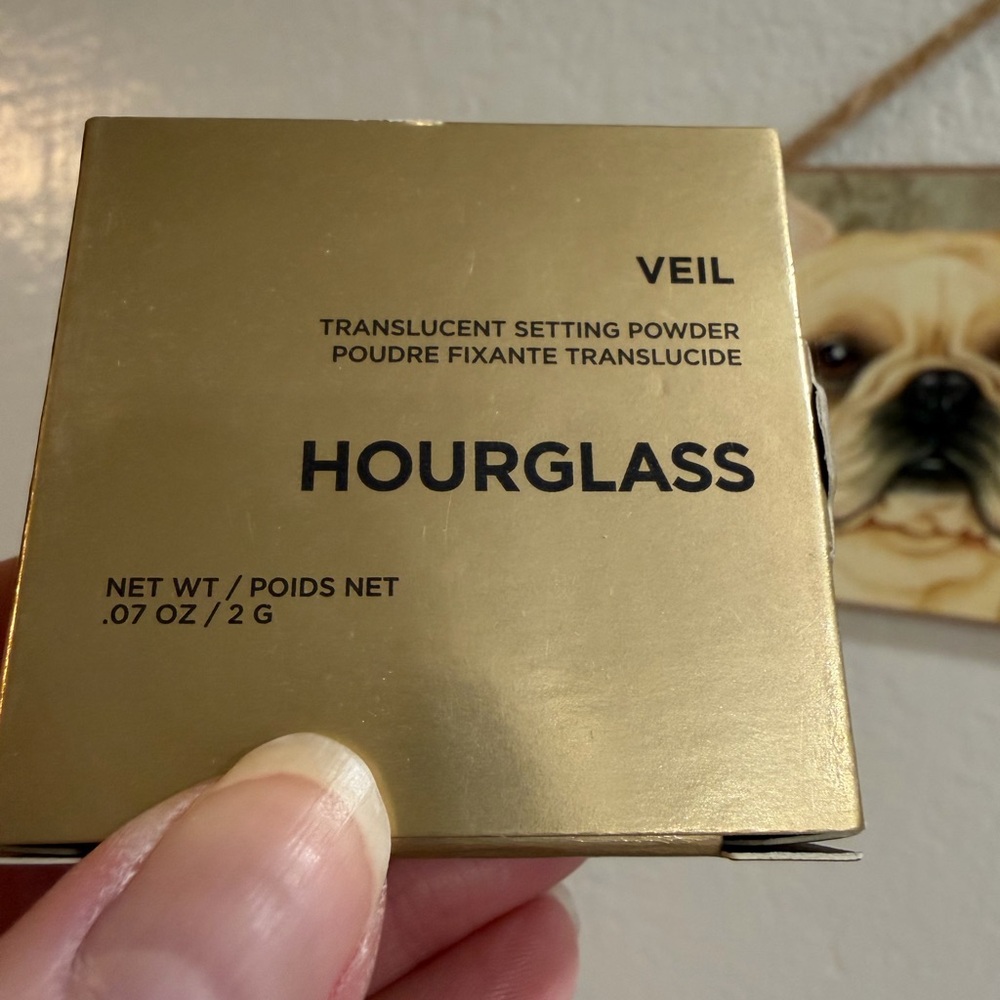 Hourglass veil Translucent Setting Powder; MINI SIZE; .07 oz - Picture 2 of 6